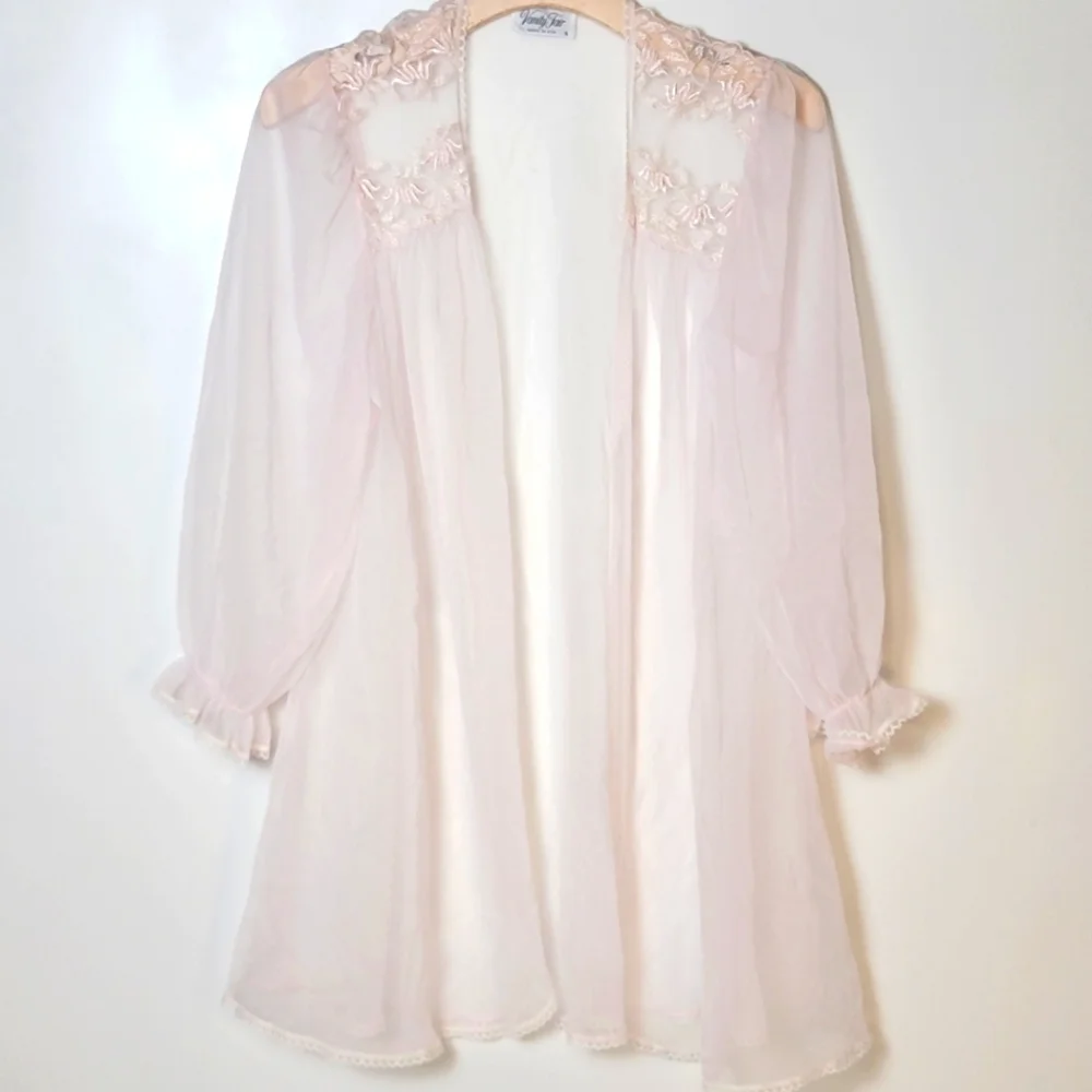 Vanity Fair Vintage Soft Pink Sheer Open Duster Rober, Floral Applique, EUC, szS - Picture 1 of 9
